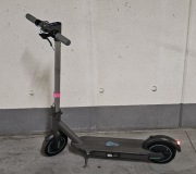 Hulajnoga Motus Scooty 10 - używana, zasięg do 60 km, Kraków