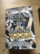 Zrodzona z krwi i popiołu Jennifer L. Armentrout miękka ze skrzydełkami