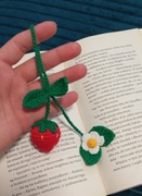 Truskawka wykonana na szydełku, brelok, zawieszka 
