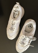 Białe damskie buty idealne na lato