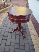 Stolik niciak mahoń 