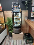 Piękna witryna na ciasta lub onne