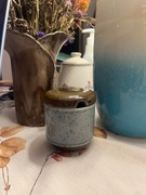 Piegowata cukiernica lub ceramiczny pojemnik na matcha. Unikat!