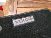 NOWE WYCIERACZKI DYWANIKI SKODA OCTAVIA 1 Z LOGO !