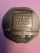 W25 MEDAL UPAMIĘTNIAJĄCY ARCHIWUM W TORUNIU 1927-1977