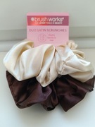 Gumki do włosów satynowe Brush Works kremowa i brązowa.