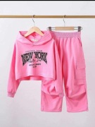 Rożowy komplet New York zestaw bluza + spodnie r. 104 