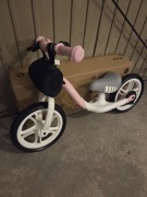 Nowy rowerek biegowy Lionelo Arie Eva lekki hamulec 12" cali nowy różowy