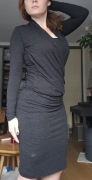 Ciemnoszara sukienka ołówkowa z wiskozy Pretty Girl 36