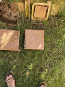 Kafle z rozebranego pieca kaflowego.Wymagają oczyszczenia .Cena wszystkich 