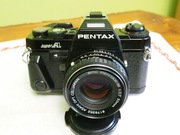 Aparat analogowy Pentax Super A z obiektywem SMC Pentax -M 50mm