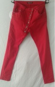 spodnie damskie Place du Jour r. 36 ukośny rozporek na guziki czerwone
