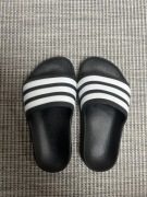 Adidas sandały  kąpielowe rozmiar 28
