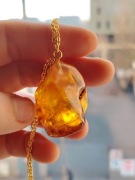 Unikatowy Wisiorek z Naturalnego Bursztynu Bałtyckiego – Bryłka 13g 