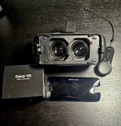 Samsung gogle Gear VR with controller. Oculus