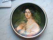 Patera na ścianę sygnowana-porcelana