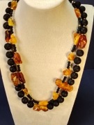 Wyjątkowy Naszyjnik: Naturalny Bursztyn Bałtycki & Lawa Wulkaniczna