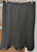 Elegancka czarna spódnica typu rybka rozmiar 46 / 48