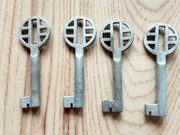 Stare  kluczyki do szafek biurek szuflad komody przedwojenne 