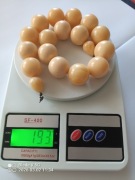 Naszyjnik w kolorze  ecru  -  4200 zł 