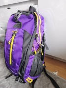 Fioletowy plecak turystyczny 40L górski trekking 