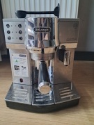 Ekspres ciśnieniowy kolbowy DELONGHI EC 850.M - uszkodzony