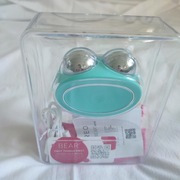 FOREO BEAR urządzenie ujędrniające mikroprądem