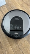 Roomba i7 że stacją dokująco- ładującą