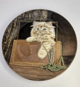 talerz KOTEK z perłami w kufrze zdziwiony 1985