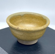 Japonia. Mała czarka do herbaty, Izumo (Mori) Ware. Showa.