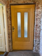 Stare drewniane drzwi prawe 90 x 201 cm z futryną