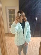 Ciepły kardigan oversize z puszysty włóczki – handmade