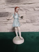 Dziewczyna z nutami figurka porcelana Hollohaza 