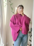 Wełniany fuksjowy sweter z golfem półgolfem fukcsja ponczo jackpot