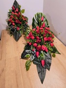 Stroik na grób, kompozycja na cmentarz, wiązanka z wazonem tulipany . ST58k