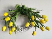 Stroik wianek dekoracja tulipany na stół, ścianę, drzwi, lub cmentarz