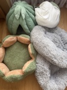 Kocie rzeczy- legowiska, zabawki, jedzenie