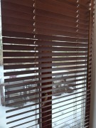 Drewniane rolety / żaluzje IKEA – 4 szt. – 3,5 cm listwy – brąz