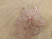 Fascynator ozdoba do włosów brzoskwiniowy