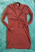 Sukienka mini w kolorze rudym 38 dekolt 