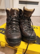 Buty HANZEL vibram, pełny otok, r.39