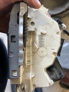 Zamek drzwi przód lewy VW GOLF VI 5K1837015 B