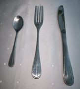 Zestaw sztućce chińskie 6 widelców 6 noży 4 łyżeczki