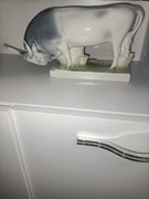 Figurka kolekcjonerska byka zsolnay 