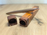 Drewniane etui na długopis.