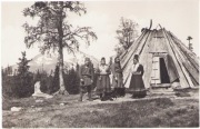 SZWECJA~Frostviken~Jämtland ~Wioska Saamów~Stroje szałas~Laponia~Fotografia