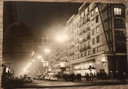 Warszawa - Aleje Jerozolimskie, nocą. 