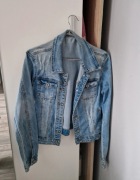 Jeansowa damska kurtka 