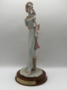 Figurka Dama z papugą The Leonardo Collection