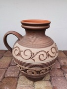 Dzban gliniany z wyduszanymi wzorami, wys.42 cm